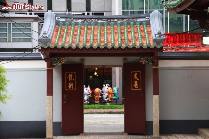 Immagine Porta di ingresso al complesso monastico di Thiam Hock Keng a Singapore