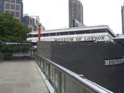 Esterno ed ingresso del museo: siamo al Museum ...