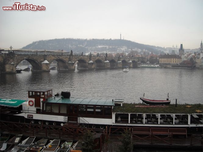 Ponte Carlo andando verso Mala Strana