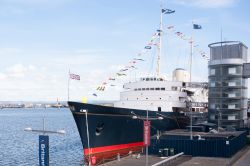 HMY Britannia, lo yacht reale della regina Elisabetta II oggi un museo galleggiante a Edimburgo - © Ondrej Deml / Shutterstock.com