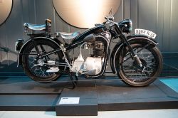 Un notevole esemplare di una BMW R35 1943, una motocicletta esposta al Museo dei Motori di Riga in Lettonia - © Roberto Cornacchia / www.robertocornacchia.com