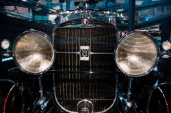 L'elegante muso di una Cadillac V8 1930 al Museo dei Motori di Riga in Lettonia - © Roberto Cornacchia / www.robertocornacchia.com