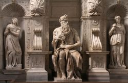 Il Mosè di Michelangelo è sicuramente uno dei capolavori del rinascimento e si trova all'interno della Basilica di San pietro in Vincoli a Roma
