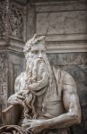 Il dettaglio della staua del Mosè uno dei capolavori assoluti di Michelangelo dentro San Pietro in Vincoli a Roma