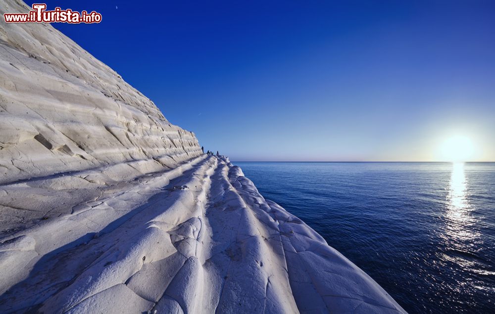 Immagine Tramonto sul Canale di Sicilia fotografato dalla Scala dei Turchi a Realmonte (Agrigento)