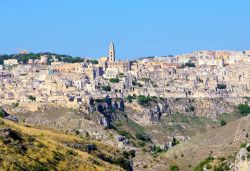 Il panorama di Matera fotografato dal parco delle chiese rupestri della murgia materana in basilicata