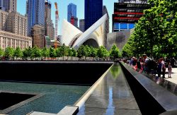 Il percorso di visita tra le due piscine del memoriale 11 settembre a New York CIty - © LEE SNIDER PHOTO IMAGES / Shutterstock.com