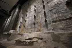 Le rovine delle fondamenta delle Torri Gemelle crollate con gli attentati dell'11 settembre 2001 - © Henk Vrieselaar / Shutterstock.com