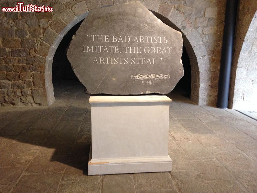 Immagine Citazione di Banksy al Museo picasso di Barcellona