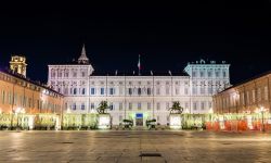Fotografia notturna di Palazzo Reale a Torino