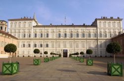 Il monumentale ingresso a Palazzo Reale di Torino