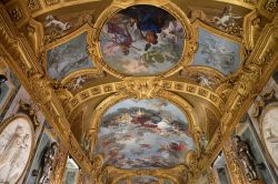 Un meraviglioso soffitto affrescato all'interno di Palazzo Reale a Torino - © Lagutkin Alexey / Shutterstock.com