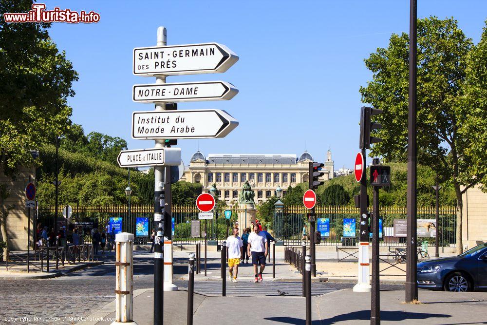 Immagine Ingresso al Jardin des Plantes dal lato del fiume Senna a Parigi - © Rrrainbow / Shutterstock.com