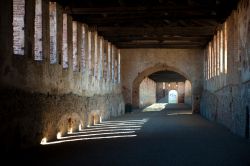 Strada coperta di Vigevano. Si tratta di un manufatto unico in tutta l’architettura castellana europea e rappresenta una delle più formidabili opere di ingegneria militare ...