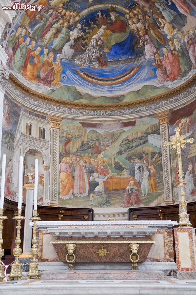 Immagine L'abside affrescato da Filippo Lippi, una delle attrazioni imperdibili dell'interno del Duomo di Spoleto