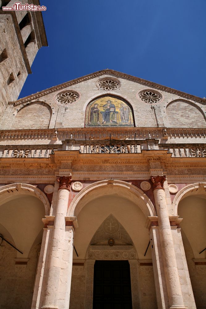 Immagine Ingresso e portico della Cattedrale di Santa Maria Assunta a Spoleto