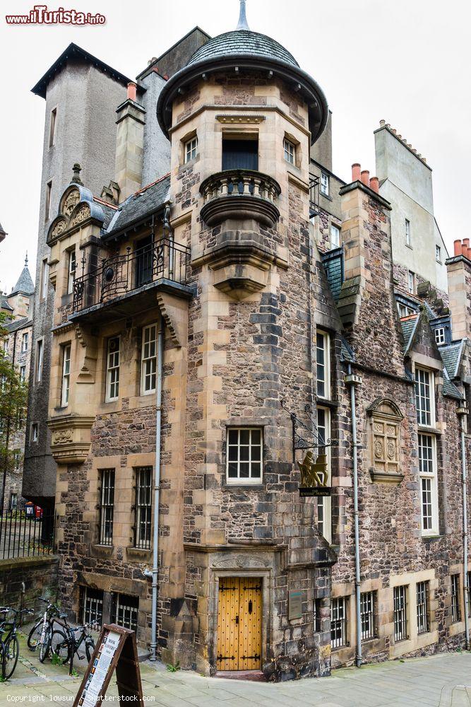 Immagine Il palazzo Lady Stair's House che ospita il Writers Museum di Edimburgo - © lowsun / Shutterstock.com