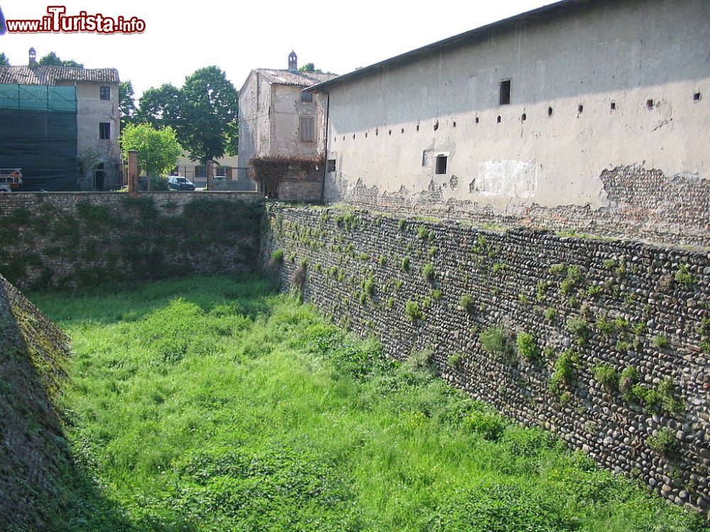 Immagine Edifici del complesso rinascimentale del Castello di Malpaga a Cavernago