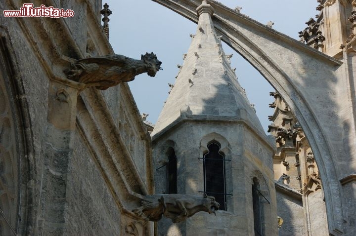 Scorcio di Santa Barbara con Contrafforte e grondaia gotica