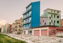 Le tipiche case di Sottomarina, il quartiere costiero di Chioggia, in Veneto