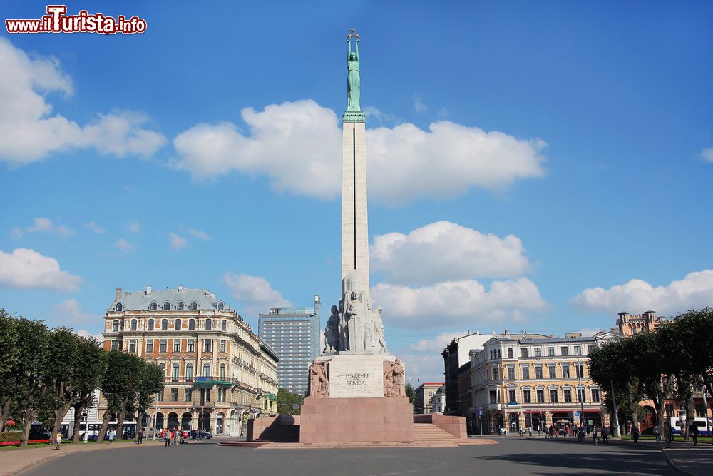 Immagine Il monumento alla Libertà di Riga si trova nel Distretto Centrale della capitale della Lettonia