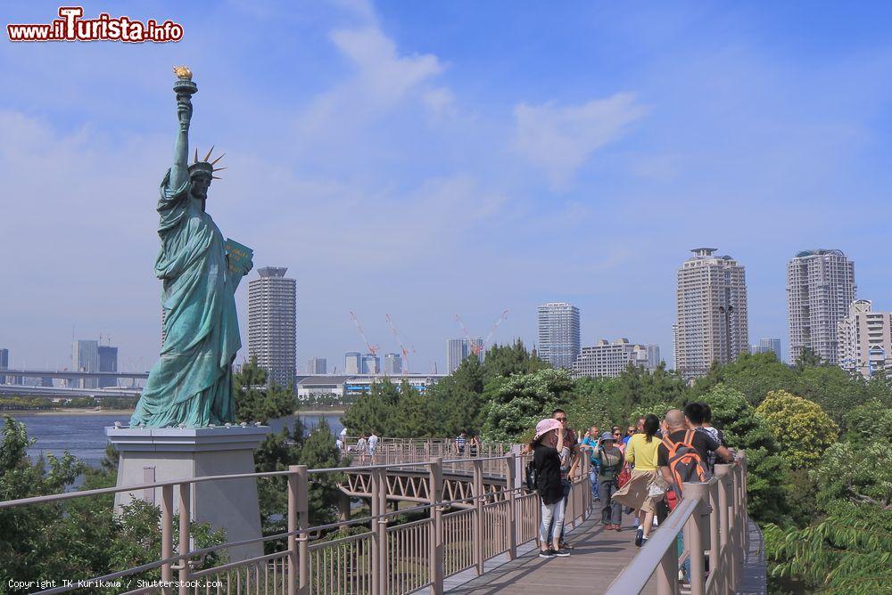 Immagine La statua della Libertà di Odaiba e la skyline di Tokyo - © TK Kurikawa / Shutterstock.com