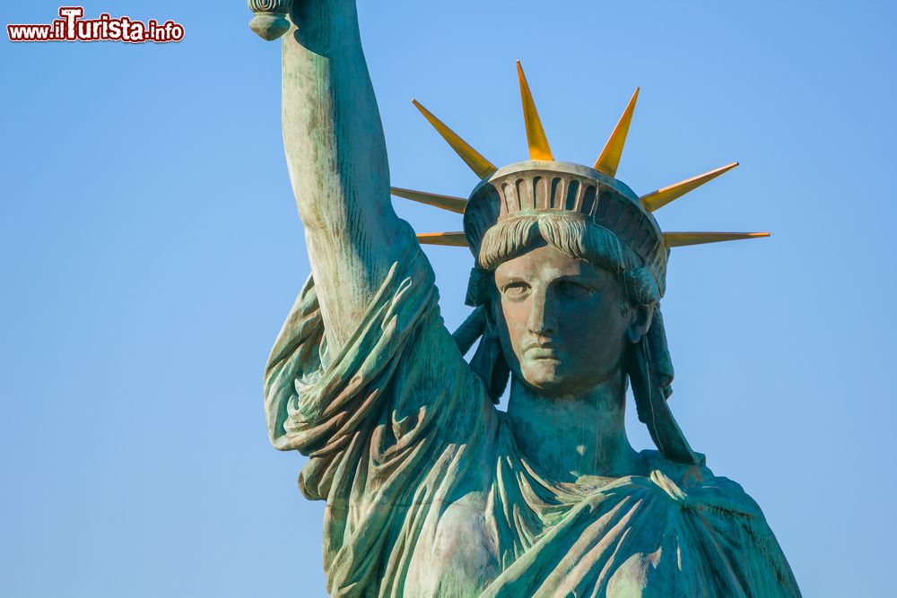 Immagine Primo piano della statua della Libertà isola di Odaiba a Tokyo