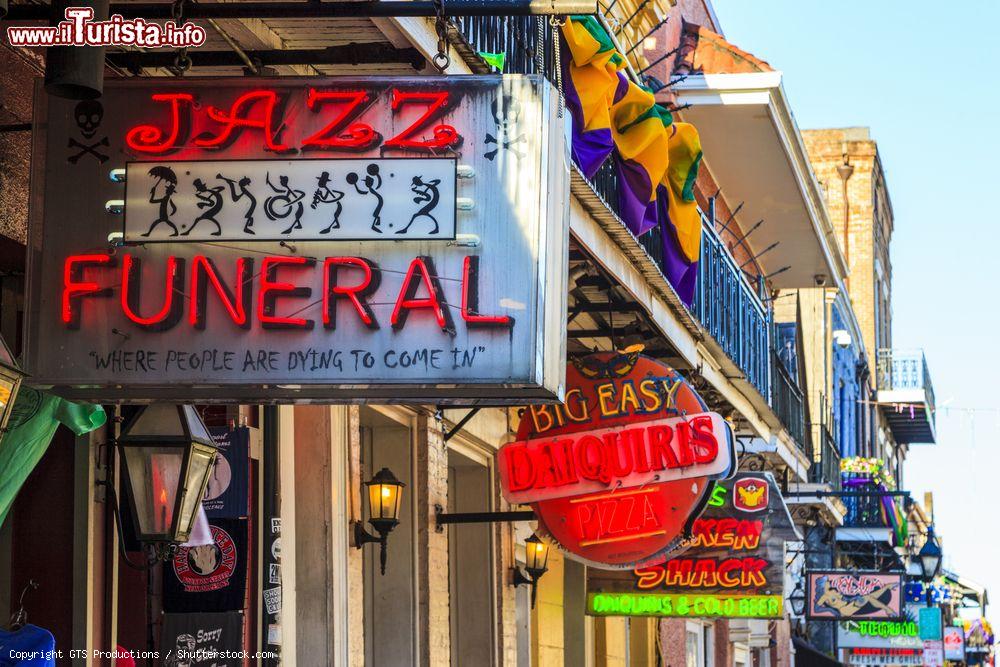 Immagine Attività commerciali in un edificio storico di New Orleans, USA - © GTS Productions / Shutterstock.com