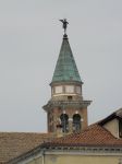 Il campanile in stile veneziano della chiesa di San Giacomo a Chioggia - © Threecharlie -CC BY-SA 3.0, Wikipedia