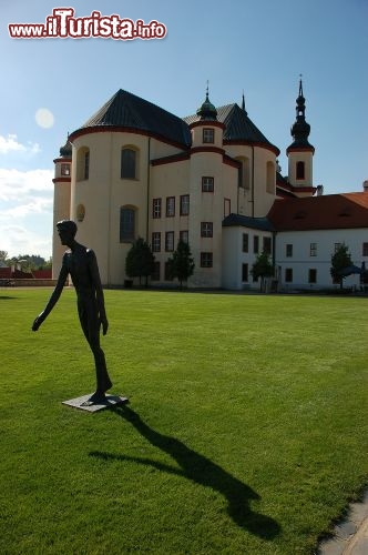 Scultura moderna nel complesso del castello di Litomyl 