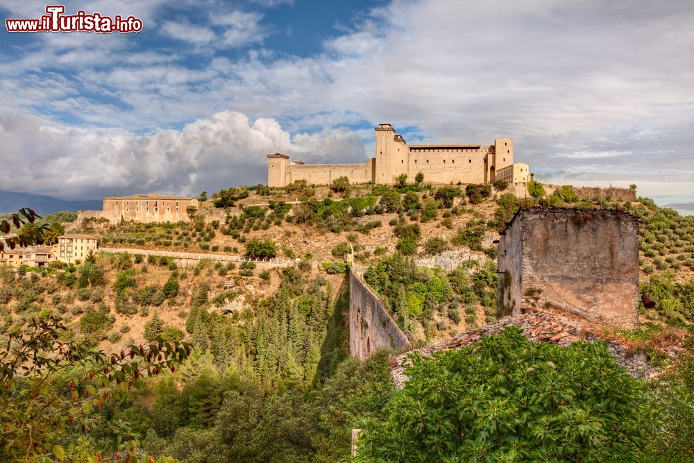 Immagine Panorama del Ponte delle Torri e Rocca di Spoleto in Umbria