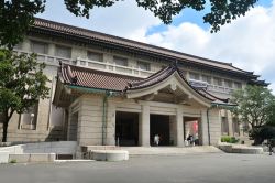 L'Edificio principale del Museo Nazionale di Tokyo. Siamo nel Parco Ueno, nel centro della capitale del Giappone - © Nonnakrit / Shutterstock.com