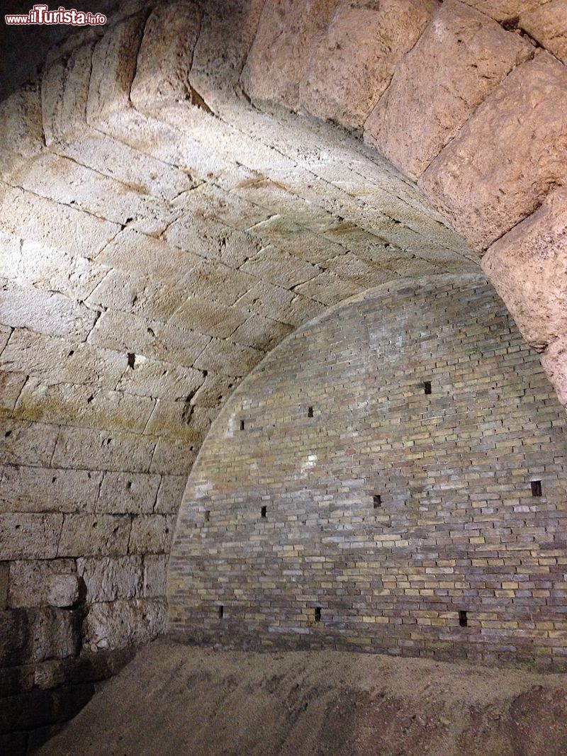 Immagine Arcata romana del ponte sanguinario di spoleto Umbria