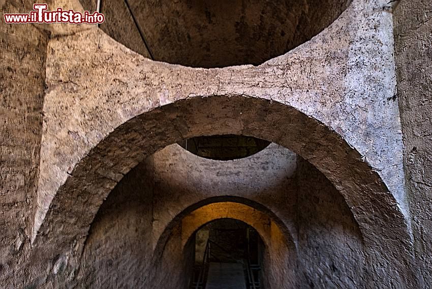 Immagine Architettura all'interno del Ponte sanguinario di Spoleto in Umbria