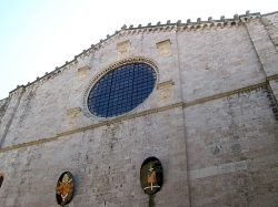 La facciata della Cattedrale di Gubbio in Umbria