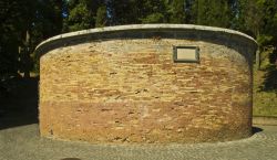 L'Esterno del Pozzo di San Patrizio, vicino alla Rocca di Orvieto