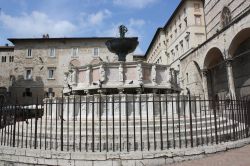 Il complesso di Fontana Maggiore, uno dei simboli di Perugia: il monumento si trova in Piazza IV Novembre