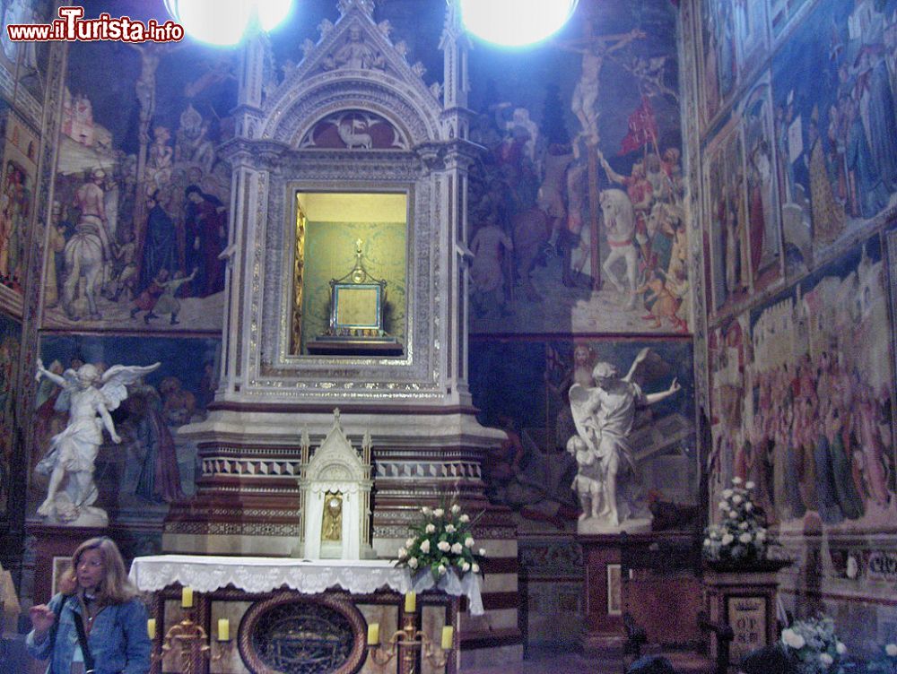 Immagine La cappella del Corporale dentro al Duomo di Orvieto