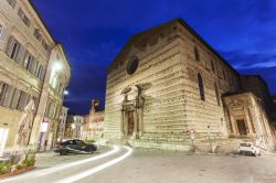 Vista notturna di Piazza IV Novembre e la Cattedrale di San Lorenzo a Perugia