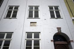 La casa di Hans Christian Andersen a Nyhavn, Copenhagen, Danimarca. Il poeta visse qui dal 1845 al 1864.