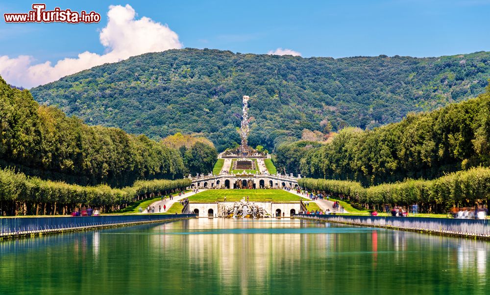 Immagine Il vasto parco della Reggia di Caserta