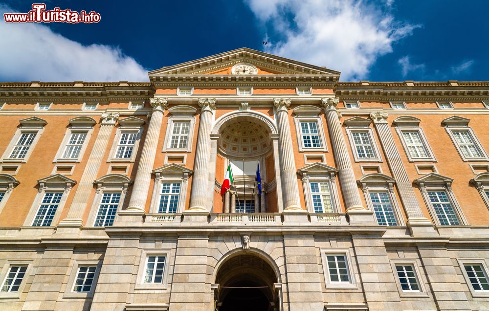 Immagine La facciata e l'ingresso della Reggia di Caserta