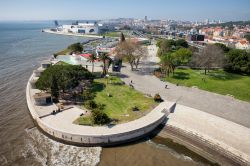 Il lungofiume del quartiere di Belém a Lisbona, uno dei distretti simbolo della capitale del Portogallo.