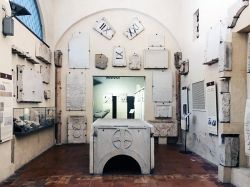 La visita ai Musei del Duomo: interno del  Museo Lapidario di Modena