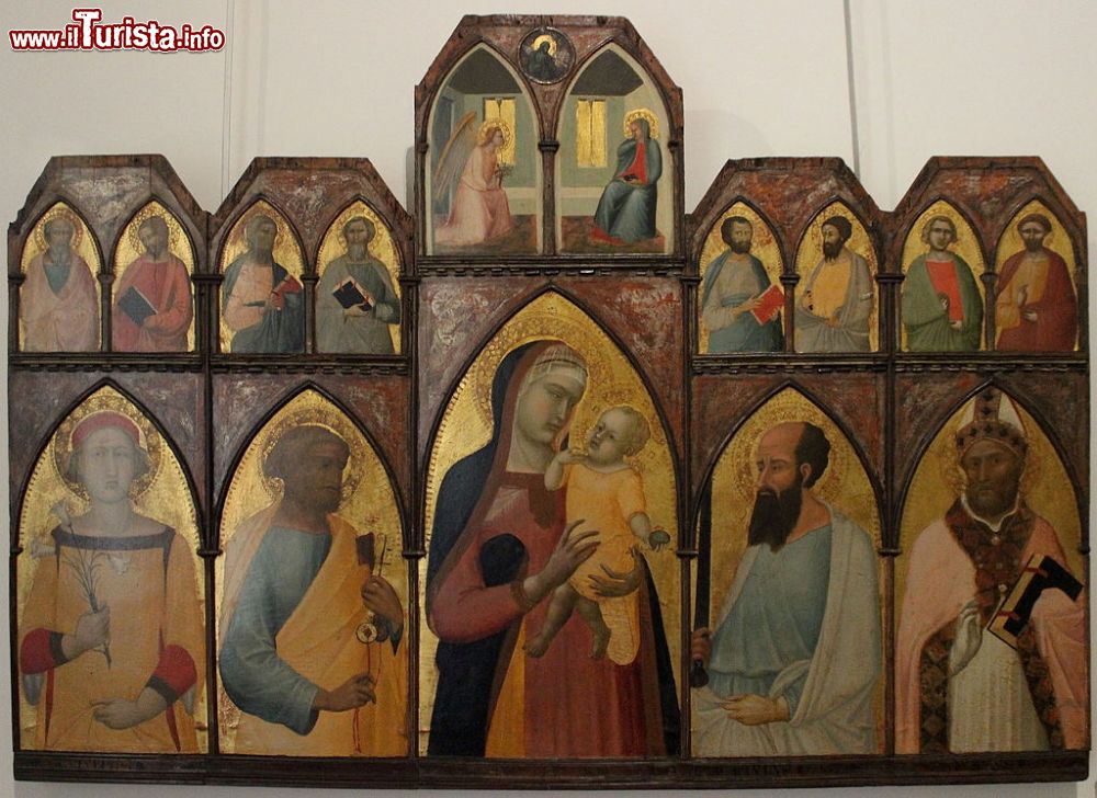 Immagine Una pala del Lorenzetti in mostra alla Pinacoteca Nazionale di Siena - © Miguel Hermoso Cuesta - CC BY-SA 4.0, Wikipedia