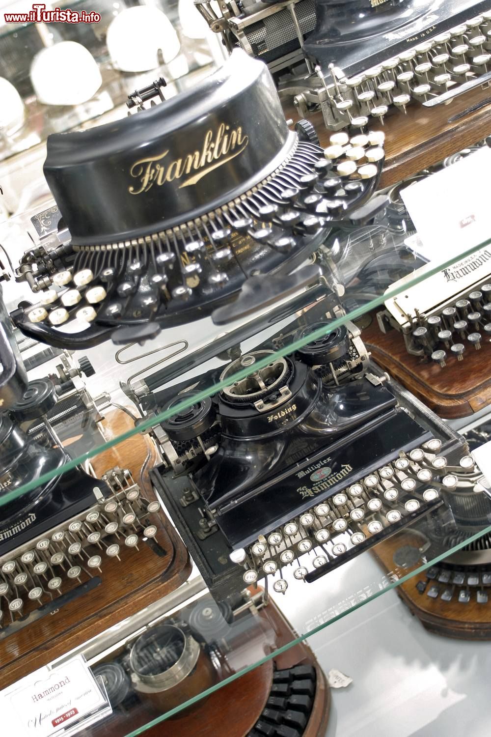 Immagine Anche le storiche macchine per scrivere sono esposte al Museo Nicolis a Villafranca di Verona  - © museonicolis.com