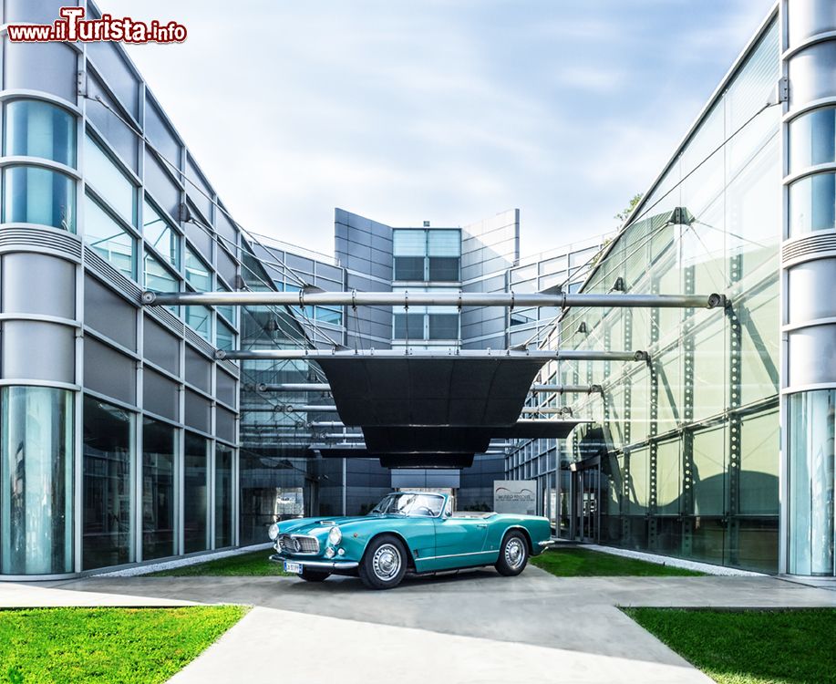 Immagine Una Maserati 3500 GT Vignale del 1960, Museo Nicolis di Villafranca - © I. Mercanzin / museonicolis.com