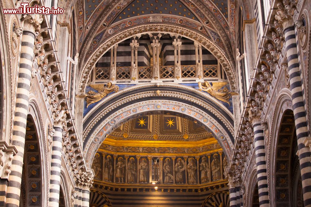 Immagine Dettaglio dell'interno del Duomo di Siena