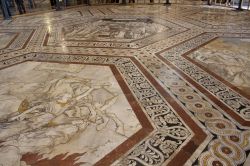 Primo piano del  pavimento della Cattedrale di Siena
