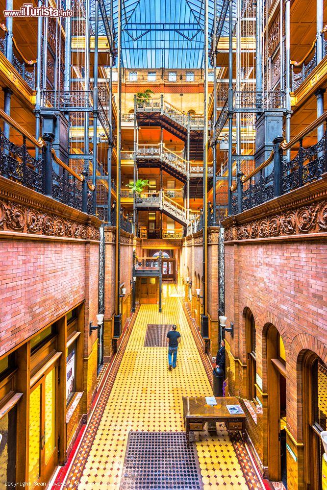 Immagine La visita al Bradbury Building di Los Angeles in California - © Sean Pavone / Shutterstock.com